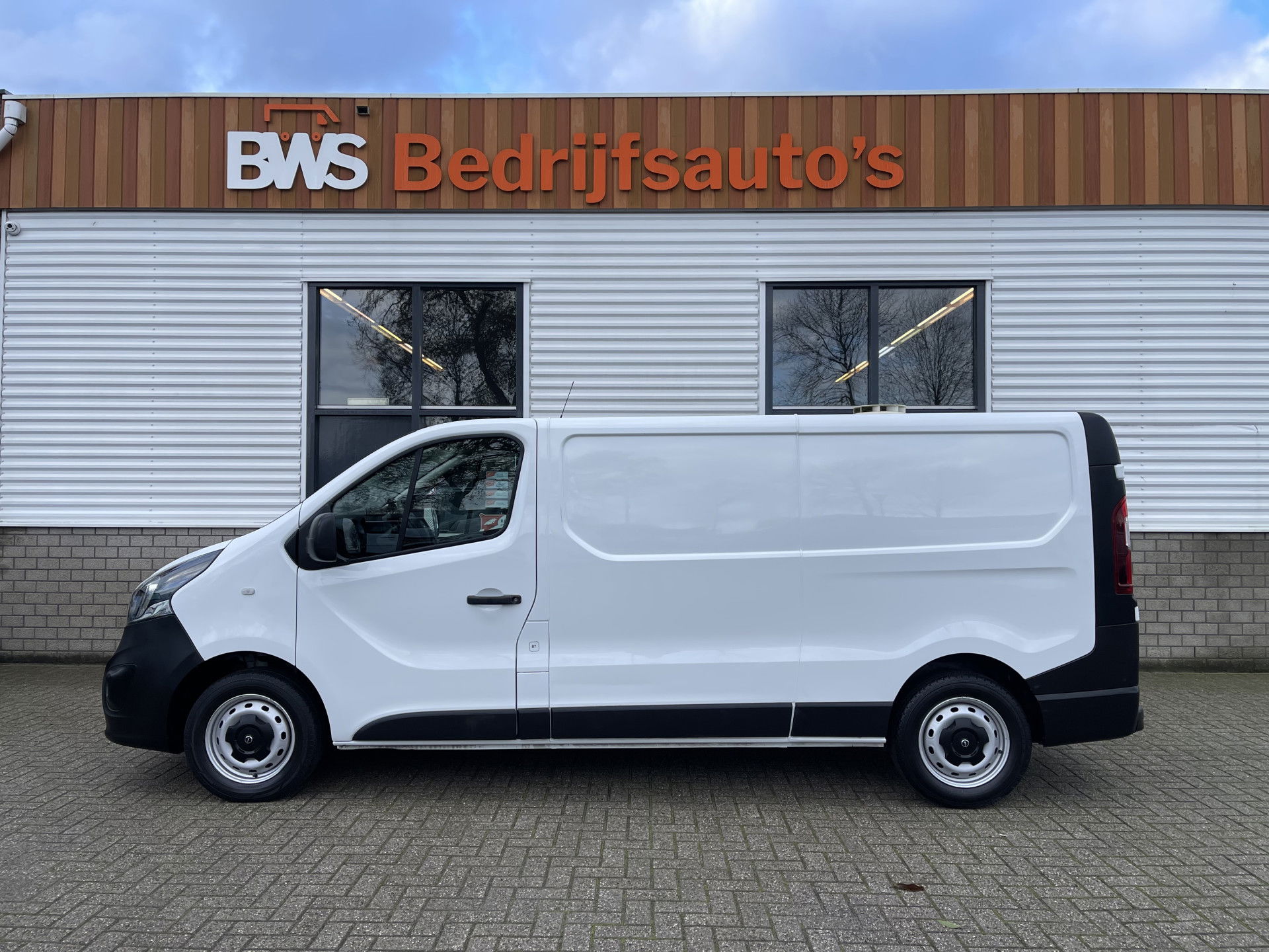 Opel Vivaro 1.6 CDTI L2H1 Edition / vaste prijs rijklaar € 11.950 ex btw / euro 6 / bpm vrij / airco / cruise control / navigatie / bijrijdersbank / parkeersensoren achter