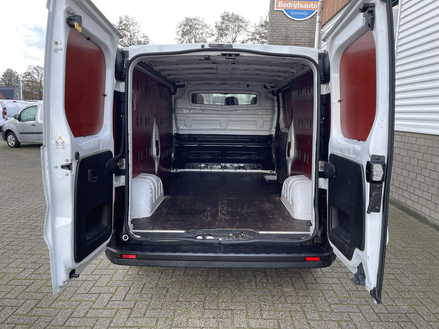 Opel Vivaro 1.6 CDTI L2H1 Edition / vaste prijs rijklaar € 11.950 ex btw / euro 6 / bpm vrij / airco / cruise control / navigatie / bijrijdersbank / parkeersensoren achter