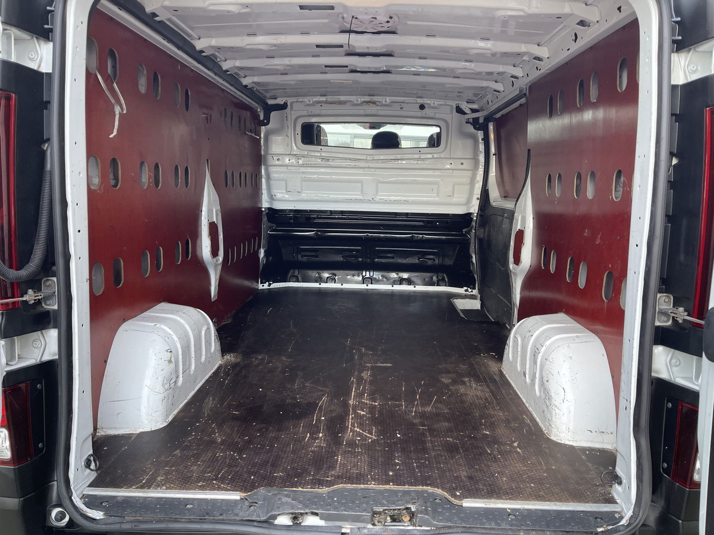 Opel Vivaro 1.6 CDTI L2H1 Edition / vaste prijs rijklaar € 11.950 ex btw / euro 6 / bpm vrij / airco / cruise control / navigatie / bijrijdersbank / parkeersensoren achter