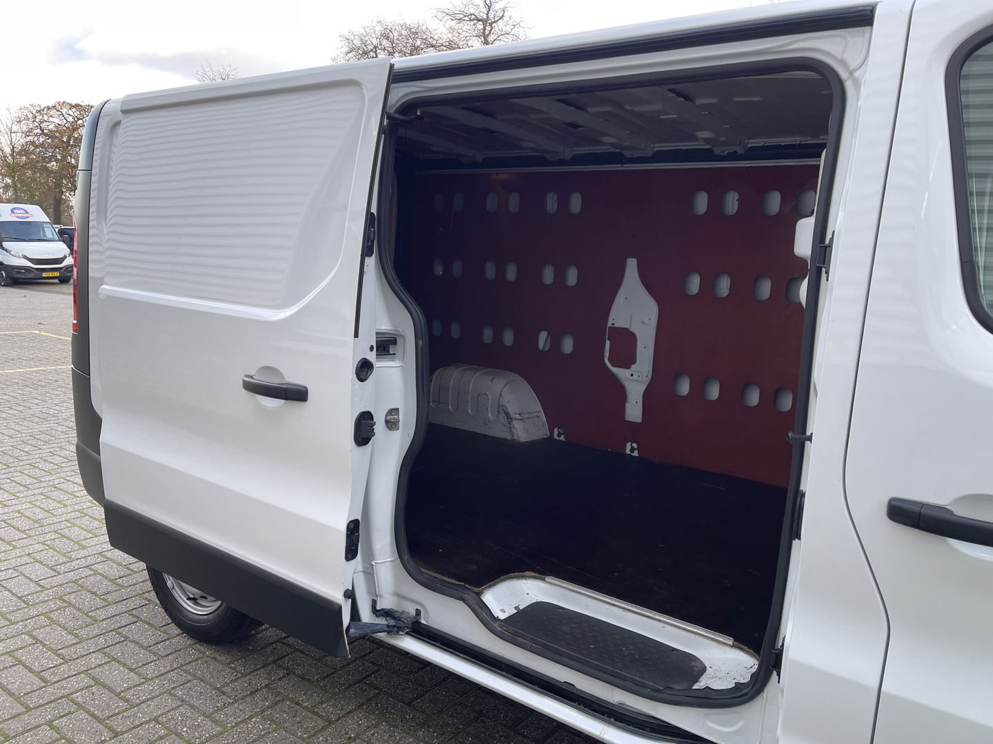 Opel Vivaro 1.6 CDTI L2H1 Edition / vaste prijs rijklaar € 11.950 ex btw / euro 6 / bpm vrij / airco / cruise control / navigatie / bijrijdersbank / parkeersensoren achter