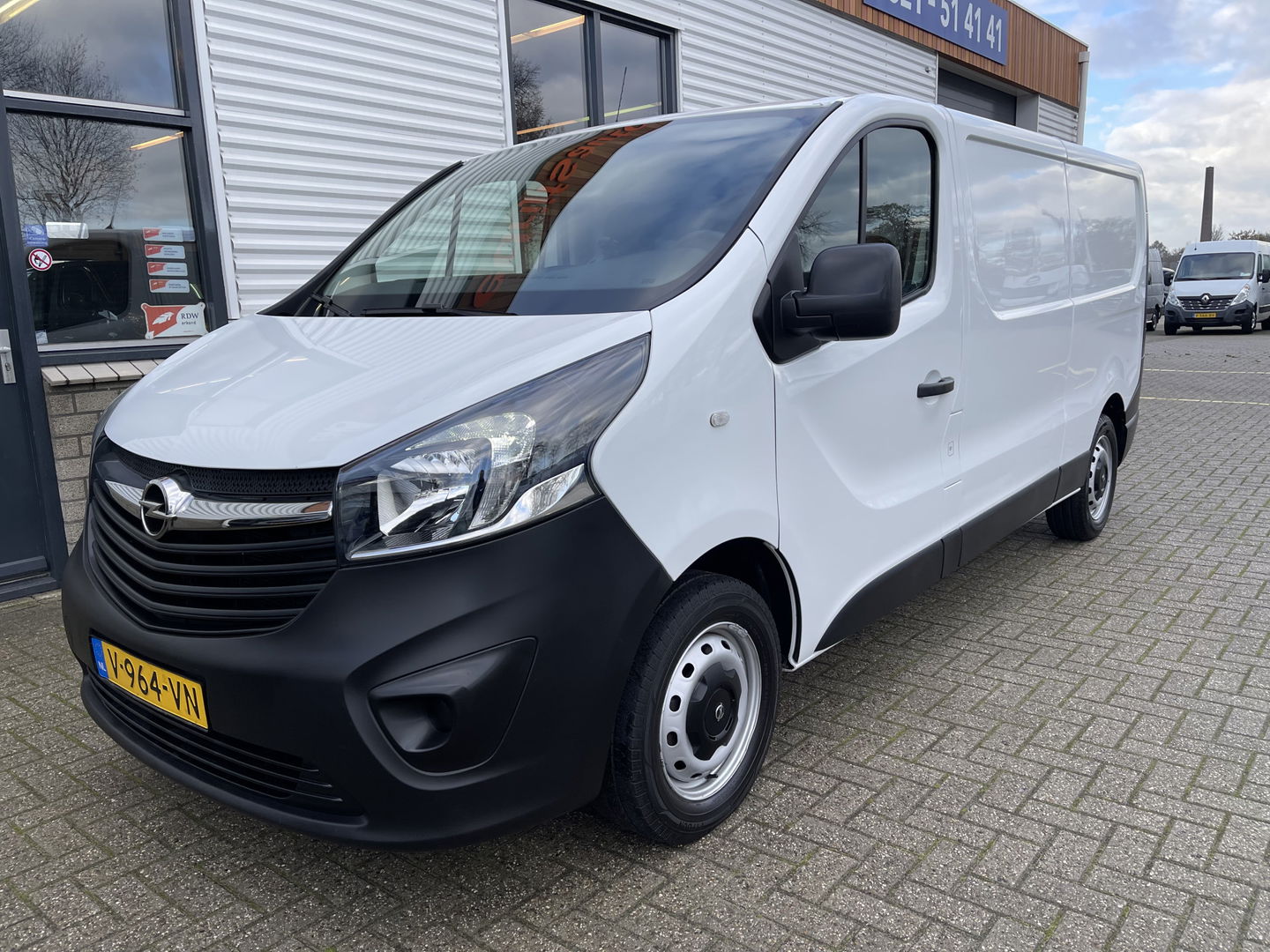 Opel Vivaro 1.6 CDTI L2H1 Edition / vaste prijs rijklaar € 11.950 ex btw / euro 6 / bpm vrij / airco / cruise control / navigatie / bijrijdersbank / parkeersensoren achter