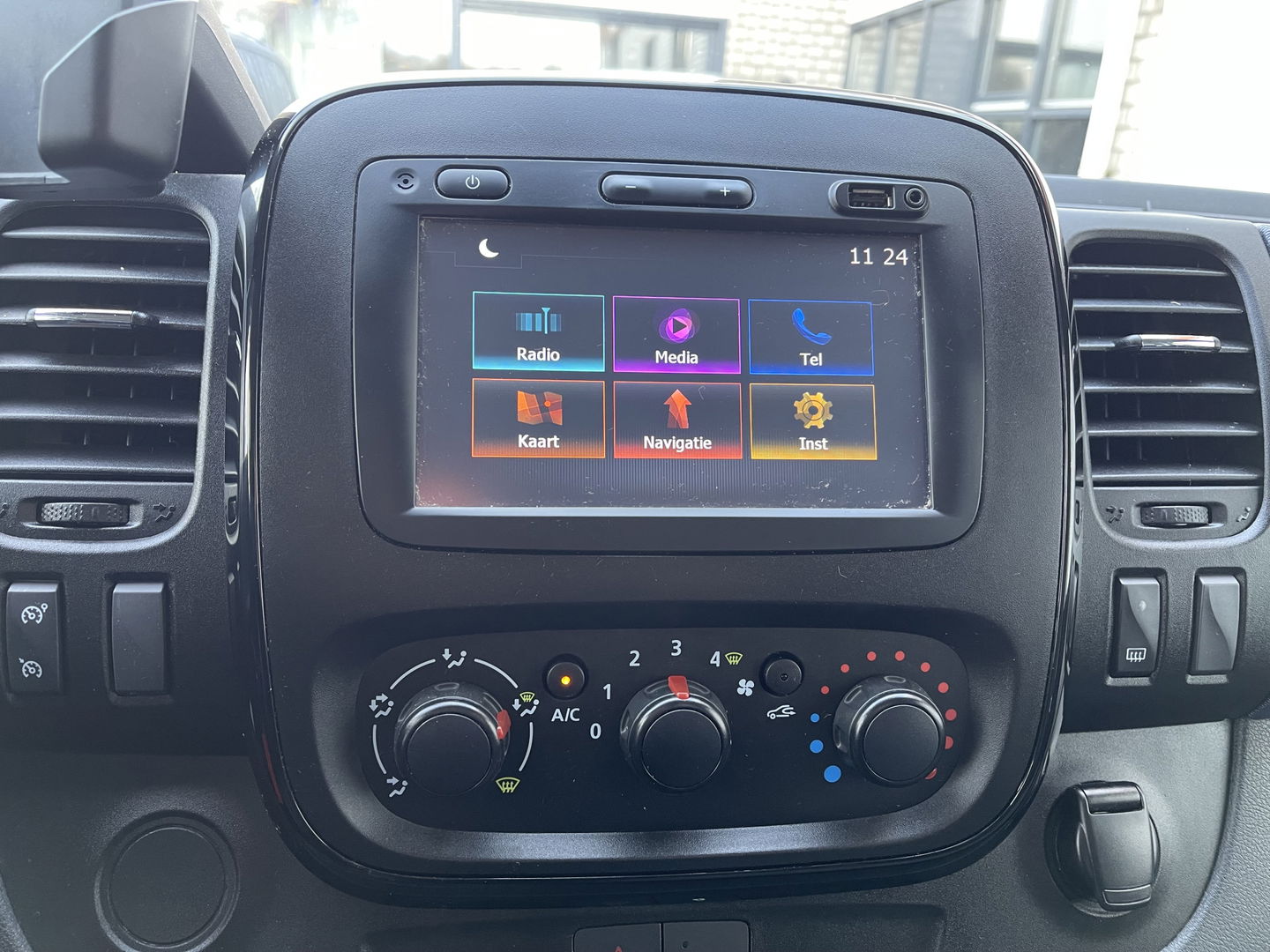 Opel Vivaro 1.6 CDTI L2H1 Edition / vaste prijs rijklaar € 11.950 ex btw / euro 6 / bpm vrij / airco / cruise control / navigatie / bijrijdersbank / parkeersensoren achter