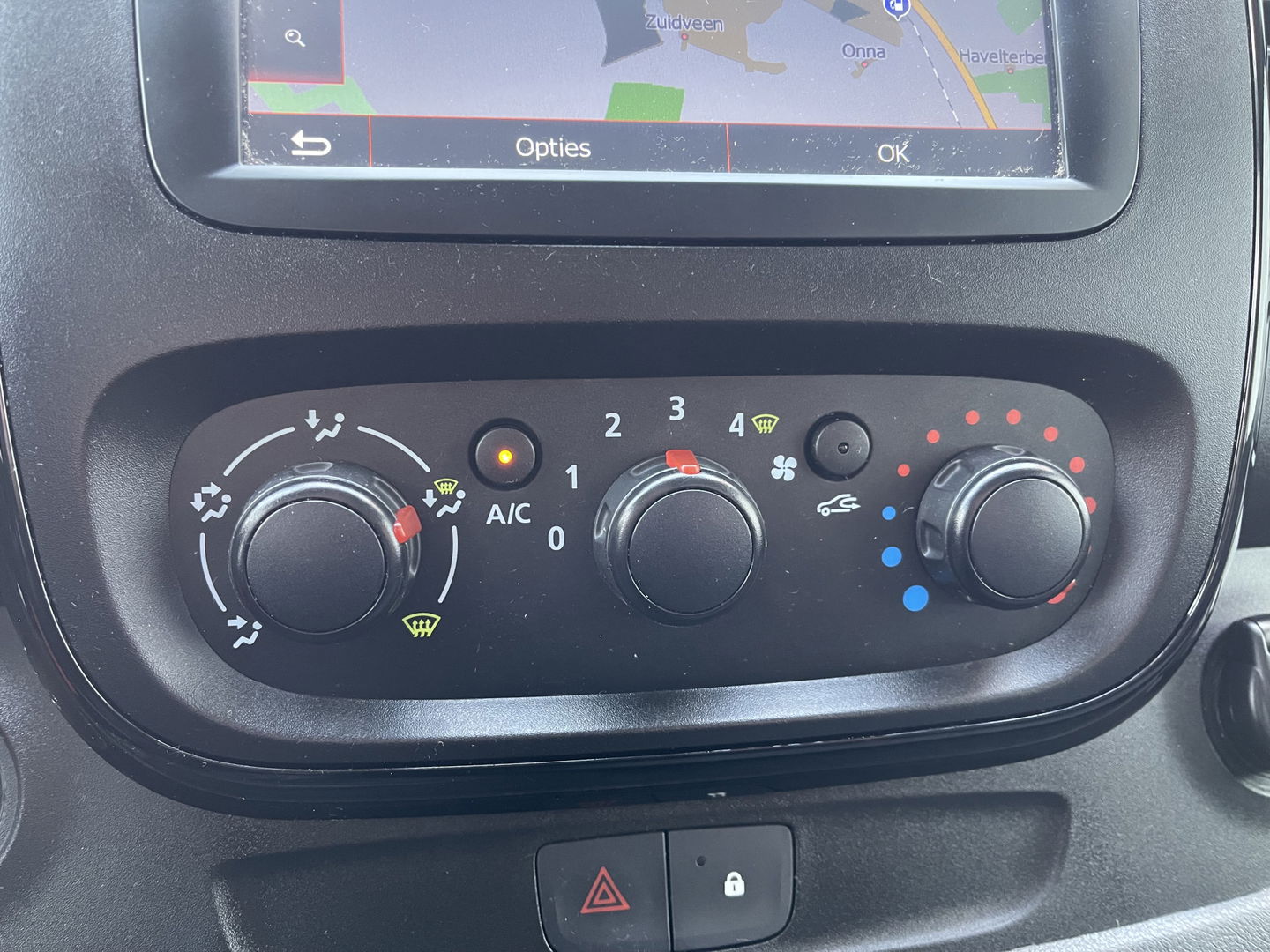 Opel Vivaro 1.6 CDTI L2H1 Edition / vaste prijs rijklaar € 11.950 ex btw / euro 6 / bpm vrij / airco / cruise control / navigatie / bijrijdersbank / parkeersensoren achter