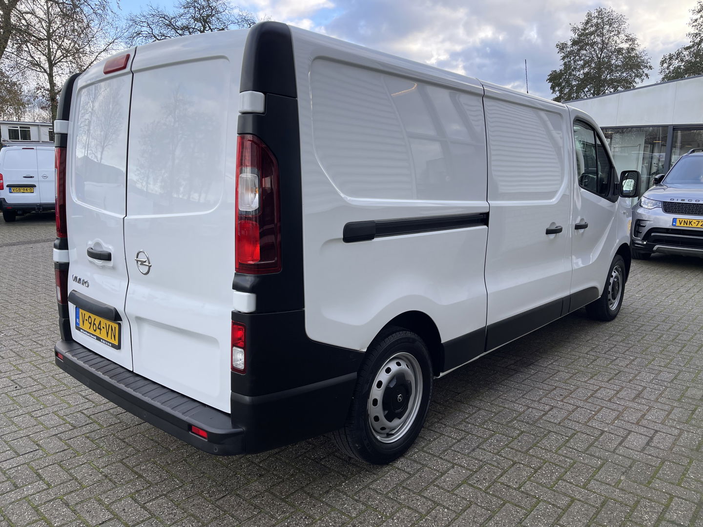 Opel Vivaro 1.6 CDTI L2H1 Edition / vaste prijs rijklaar € 11.950 ex btw / euro 6 / bpm vrij / airco / cruise control / navigatie / bijrijdersbank / parkeersensoren achter