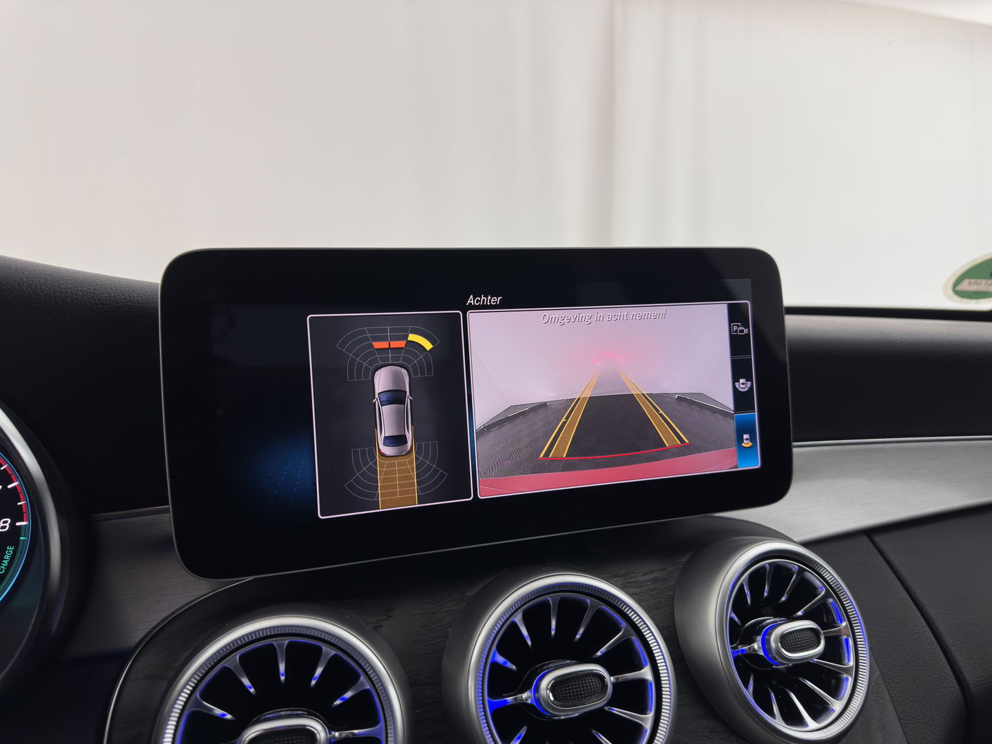 Mercedes-Benz C-Klasse 300 e Business Solution AMG Limited ( Plug-In ) (INCL-BTW) *FULL-LEATHER | FULL-LED | BURMESTER | AMBIENT-LIGHT | BLIND-SPOT | HEATED-SPORTSEATS | DIGI-COCKPIT | NAVI-FULLMAP | CAMERA | DAB+ | PRIVACY-GLASS | 18''ALU*