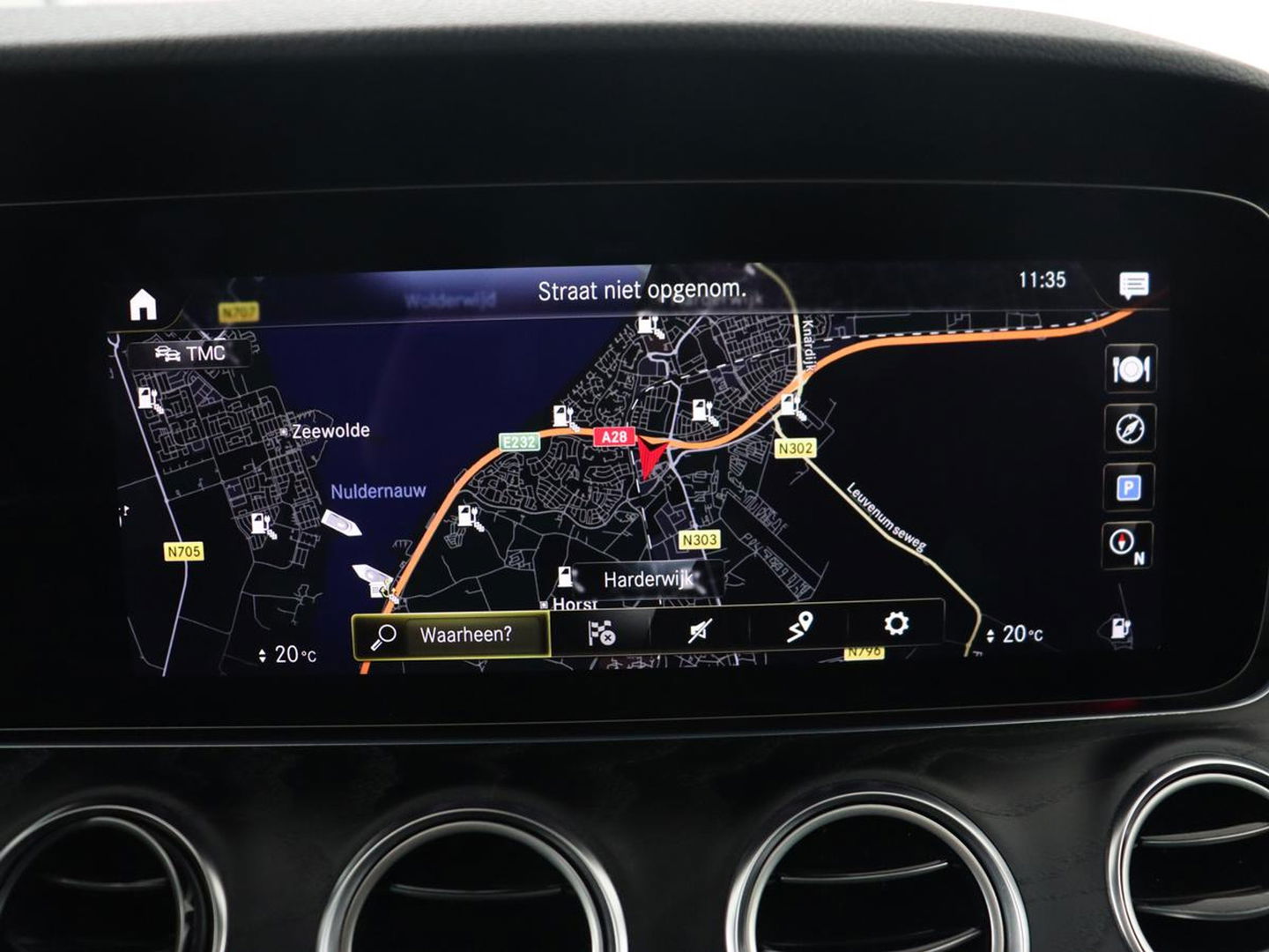 Mercedes-Benz E-Klasse 300e Avantgarde | Panoramadak | Adaptive cruise | Stoelverwarming | Carplay | Camera | Sfeerverlichting | Navigatie | Widescreen | Half leder | PHEV | Plug In