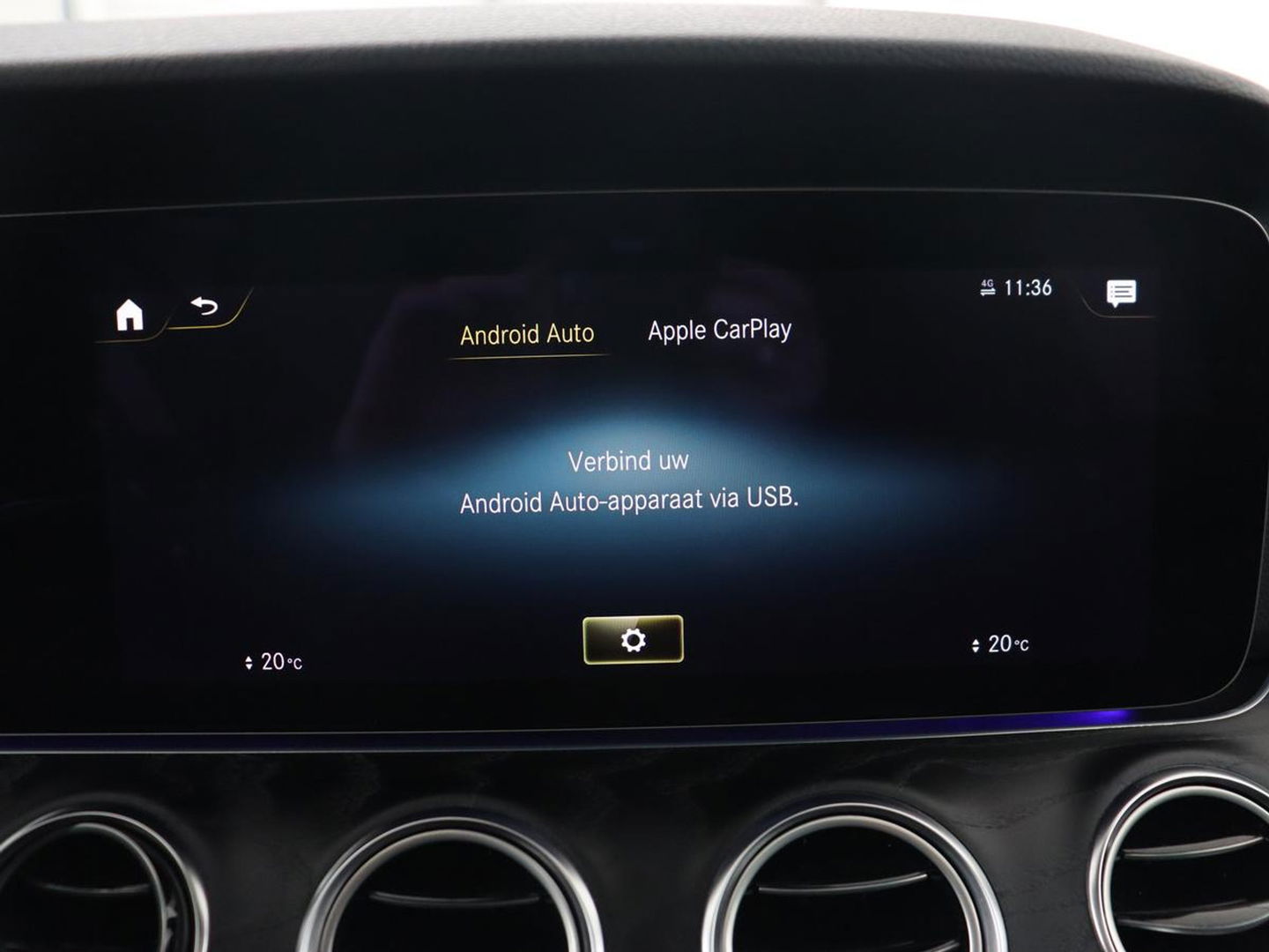 Mercedes-Benz E-Klasse 300e Avantgarde | Panoramadak | Adaptive cruise | Stoelverwarming | Carplay | Camera | Sfeerverlichting | Navigatie | Widescreen | Half leder | PHEV | Plug In