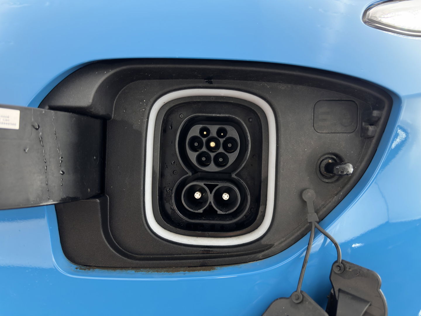 Hyundai KONA EV Fashion 39 kWh [ 3-Fase ] {SOH-100%} (INCL.BTW) NEW MODEL Aut. *HEATPUMP | HEAD-UP | NAVI-FULLMAP | DIGI-COCKPIT | FULL-LED | KRELL-AUDIO | LANE-ASSIST | KEYLESS | CAMERA | SHIFT-PADDLES | DAB | ADAPT.CRUISE | COMFORT-SEATS | 17