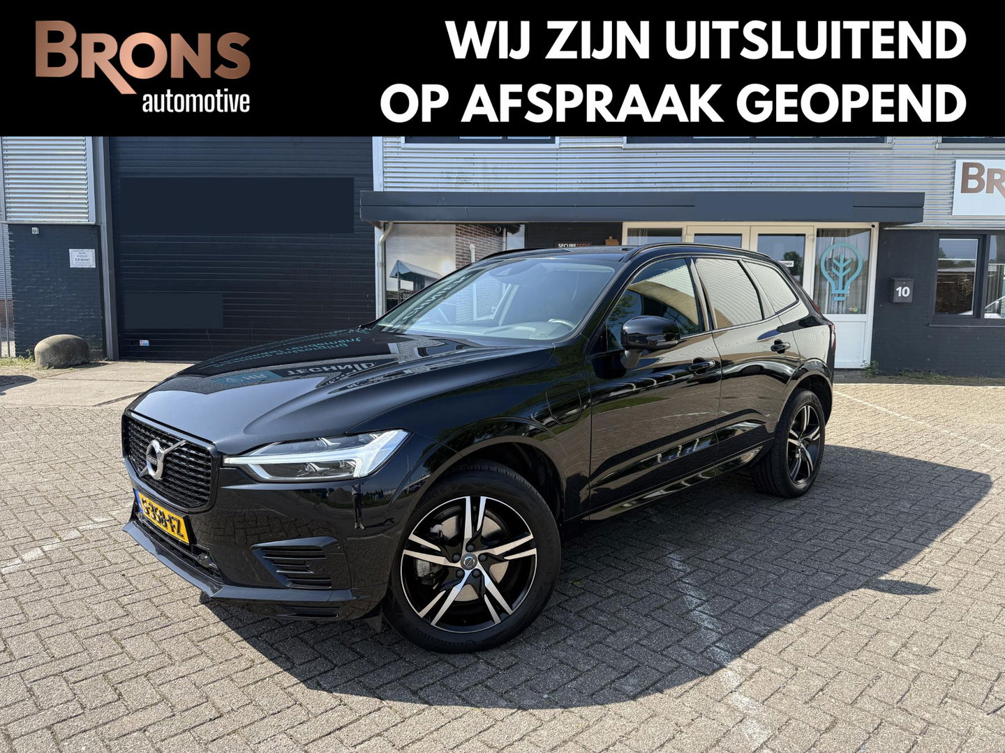 Volvo XC60 2.0 plug-in T6 AWD R-Design Trekhaak l CarPlay l Pano