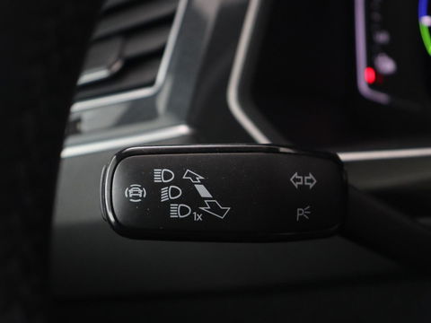 Volkswagen Tiguan 1.4 eHybrid R Line | Panoramadak | Trekhaak | Stoelverwarming | Camera | 20'' | Park Assist | Carplay | Matrix LED | Stuurverwarming | Adaptive cruise | Navigatie | PHEV | Plug In