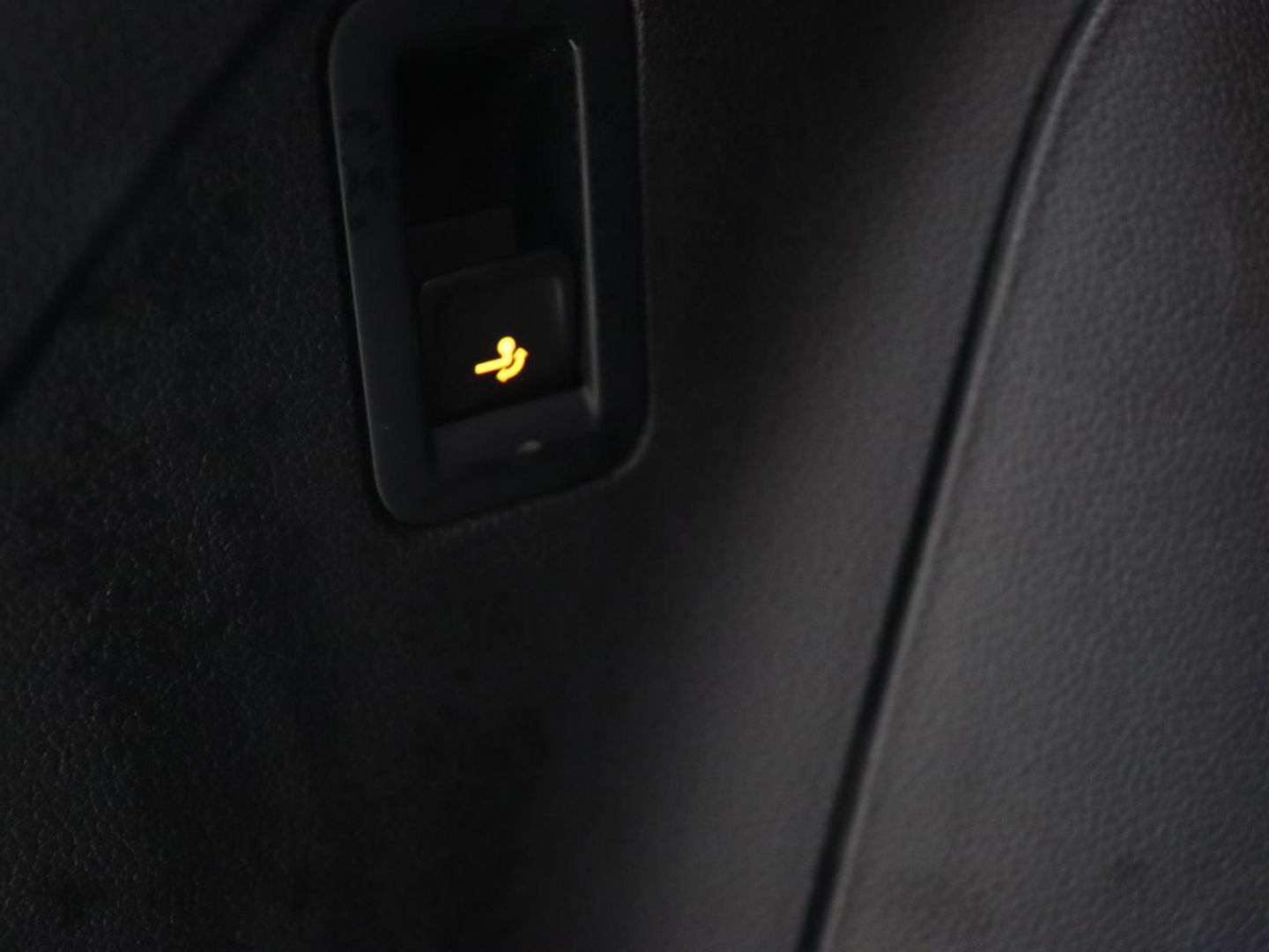 Volkswagen Tiguan 1.4 eHybrid R Line | Panoramadak | Trekhaak | Stoelverwarming | Camera | 20'' | Park Assist | Carplay | Matrix LED | Stuurverwarming | Adaptive cruise | Navigatie | PHEV | Plug In