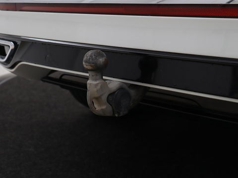 Volkswagen Tiguan 1.4 eHybrid R Line | Panoramadak | Trekhaak | Stoelverwarming | Camera | 20'' | Park Assist | Carplay | Matrix LED | Stuurverwarming | Adaptive cruise | Navigatie | PHEV | Plug In