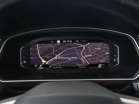 Volkswagen Tiguan 1.4 eHybrid R Line | Panoramadak | Trekhaak | Stoelverwarming | Camera | 20'' | Park Assist | Carplay | Matrix LED | Stuurverwarming | Adaptive cruise | Navigatie | PHEV | Plug In