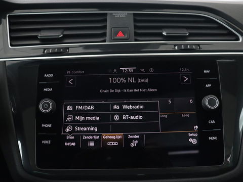 Volkswagen Tiguan 1.4 eHybrid R Line | Panoramadak | Trekhaak | Stoelverwarming | Camera | 20'' | Park Assist | Carplay | Matrix LED | Stuurverwarming | Adaptive cruise | Navigatie | PHEV | Plug In