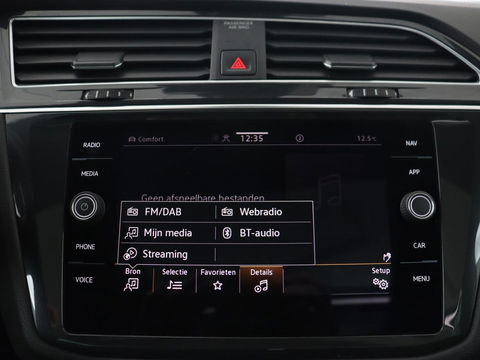 Volkswagen Tiguan 1.4 eHybrid R Line | Panoramadak | Trekhaak | Stoelverwarming | Camera | 20'' | Park Assist | Carplay | Matrix LED | Stuurverwarming | Adaptive cruise | Navigatie | PHEV | Plug In