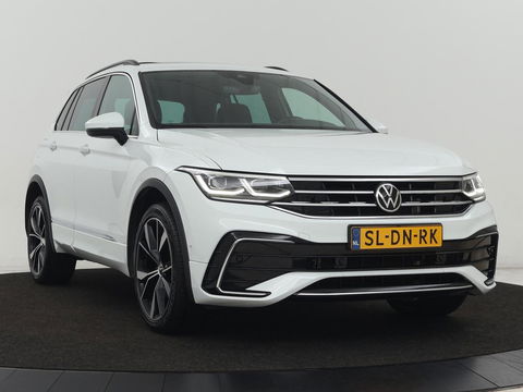 Volkswagen Tiguan 1.4 eHybrid R Line | Panoramadak | Trekhaak | Stoelverwarming | Camera | 20'' | Park Assist | Carplay | Matrix LED | Stuurverwarming | Adaptive cruise | Navigatie | PHEV | Plug In
