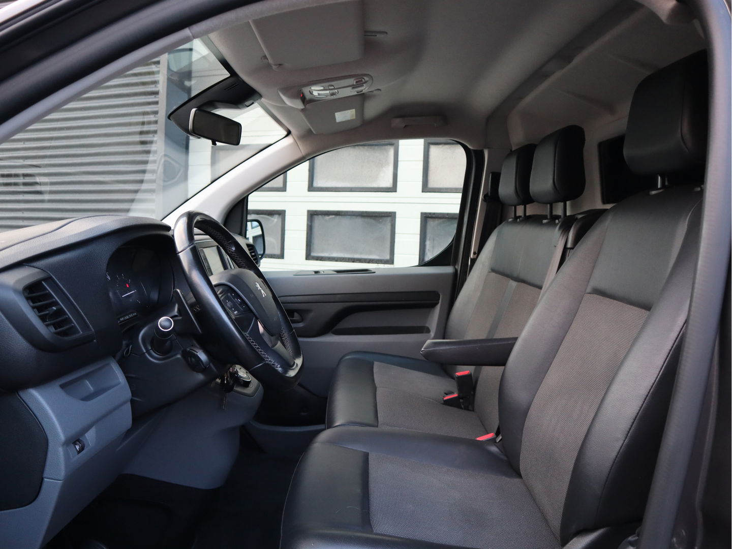 Peugeot Expert 2.0 BlueHDI 123pk Euro 6 Automaat - L2 Lang - Navi - Cruise