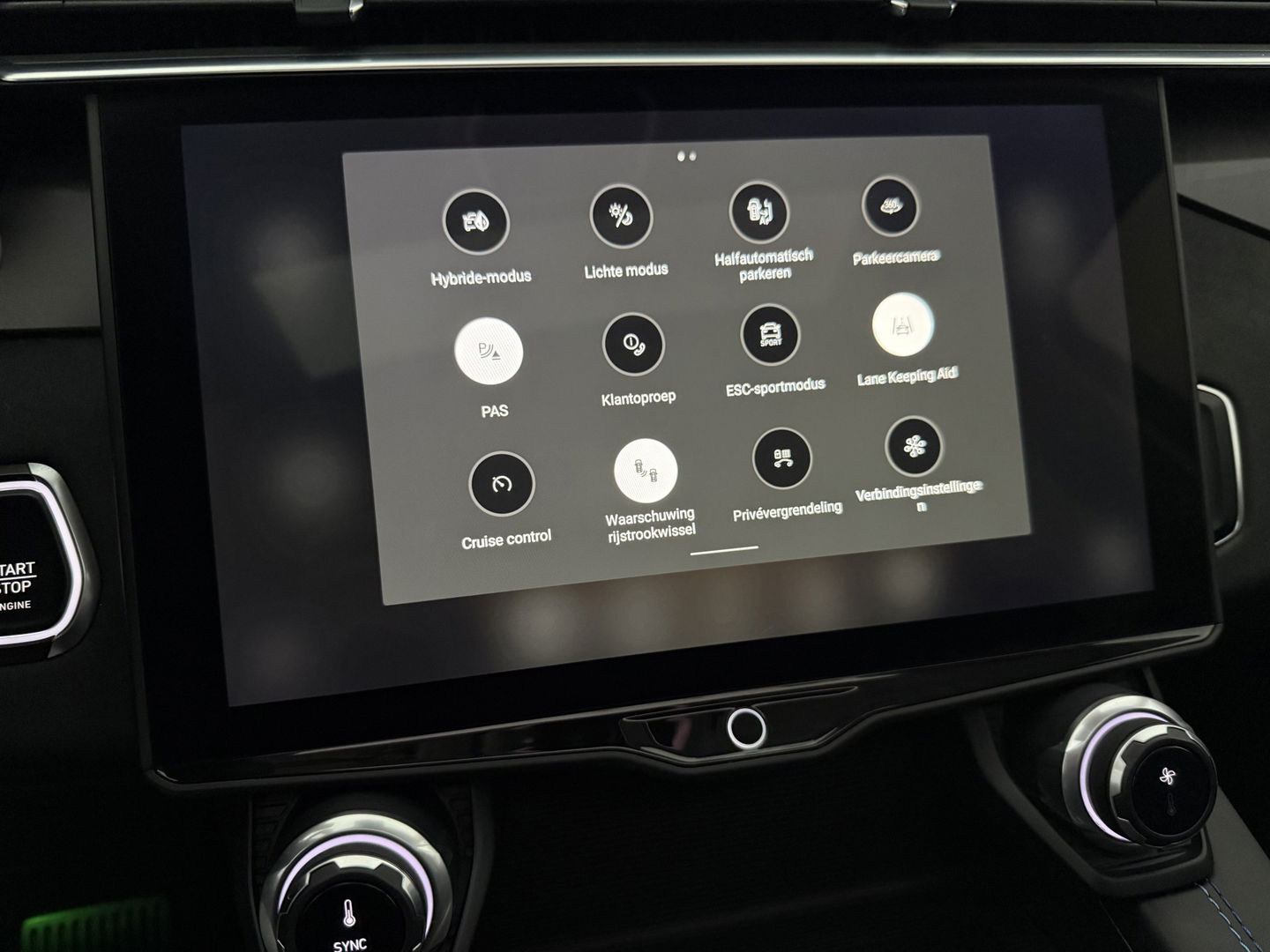 Lynk Co 01 1.5 | SOH 98% | Pano | Memory | Adap. Cruise | Sfeerverl. | 360° | Virtual | Keyless | Carplay