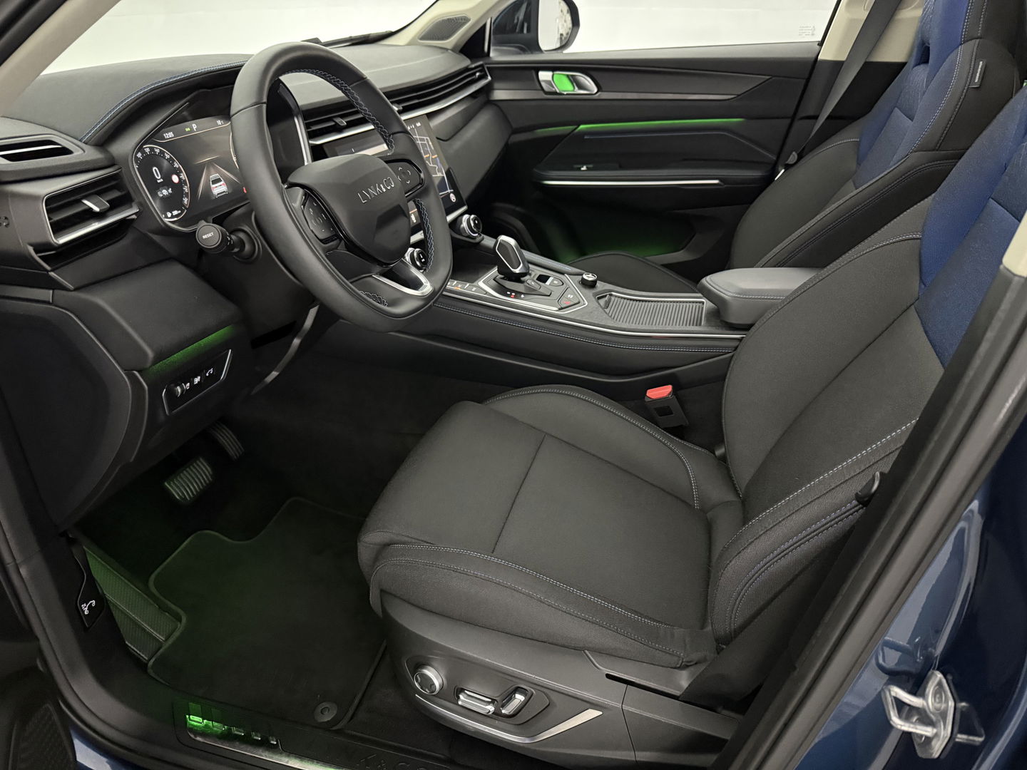 Lynk Co 01 1.5 | SOH 98% | Pano | Memory | Adap. Cruise | Sfeerverl. | 360° | Virtual | Keyless | Carplay