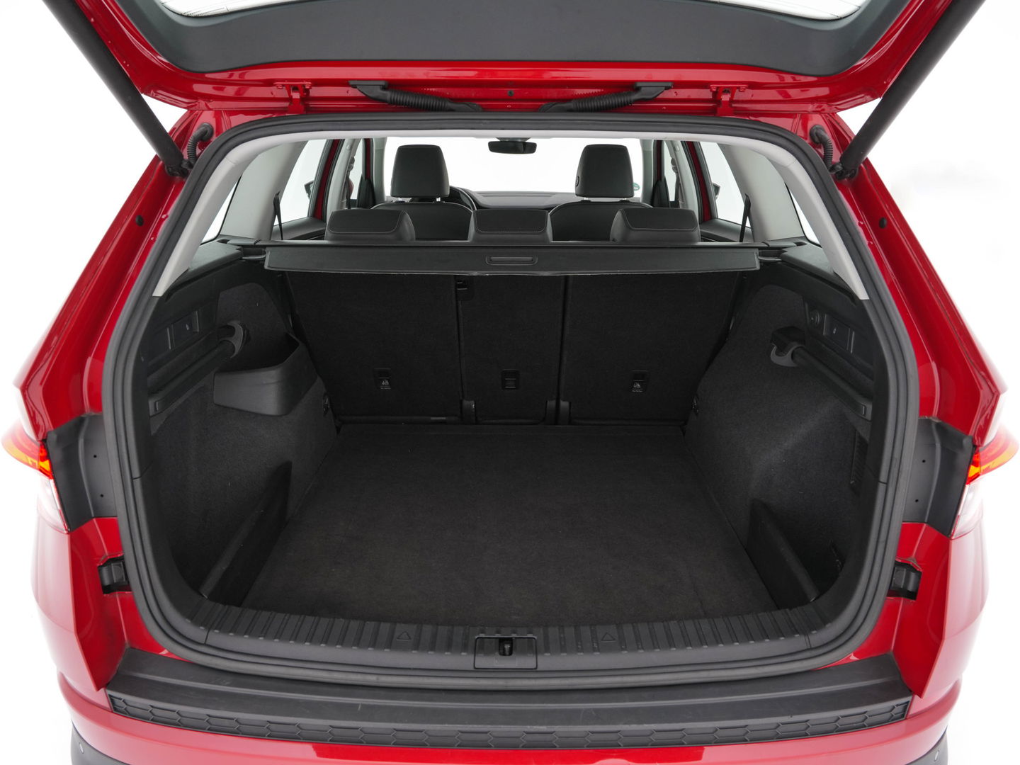 Škoda Kodiaq 1.5 TSI Business Edition (INCL-BTW) *ADAPTIVE-CRUISE | LEATHER-FABRIC | FULL-LED | CANTON-SOUND | HEATED-SPORTSEATS | KEYLESS | NAVI-FULLMAP | CAMERA | DAB+ | ECC | PDC | TOWBAR | 18''ALU*