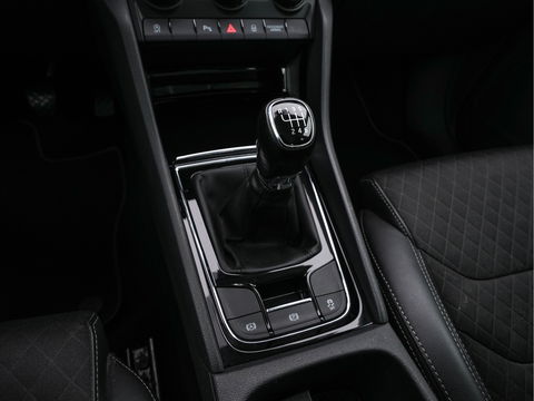 Škoda Kodiaq 1.5 TSI Business Edition (INCL-BTW) *ADAPTIVE-CRUISE | LEATHER-FABRIC | FULL-LED | CANTON-SOUND | HEATED-SPORTSEATS | KEYLESS | NAVI-FULLMAP | CAMERA | DAB+ | ECC | PDC | TOWBAR | 18''ALU*