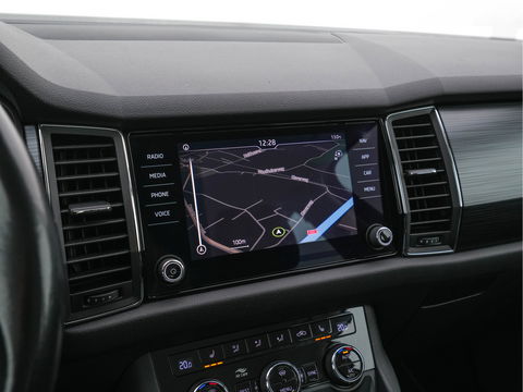 Škoda Kodiaq 1.5 TSI Business Edition (INCL-BTW) *ADAPTIVE-CRUISE | LEATHER-FABRIC | FULL-LED | CANTON-SOUND | HEATED-SPORTSEATS | KEYLESS | NAVI-FULLMAP | CAMERA | DAB+ | ECC | PDC | TOWBAR | 18''ALU*