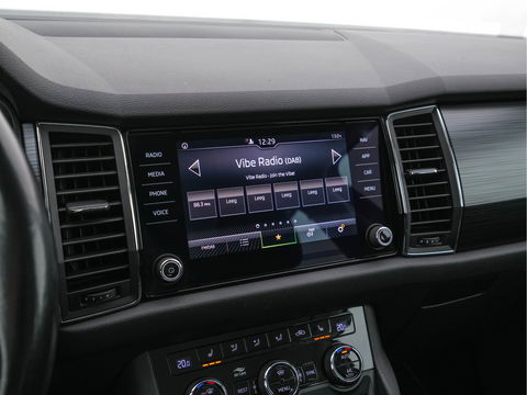 Škoda Kodiaq 1.5 TSI Business Edition (INCL-BTW) *ADAPTIVE-CRUISE | LEATHER-FABRIC | FULL-LED | CANTON-SOUND | HEATED-SPORTSEATS | KEYLESS | NAVI-FULLMAP | CAMERA | DAB+ | ECC | PDC | TOWBAR | 18''ALU*