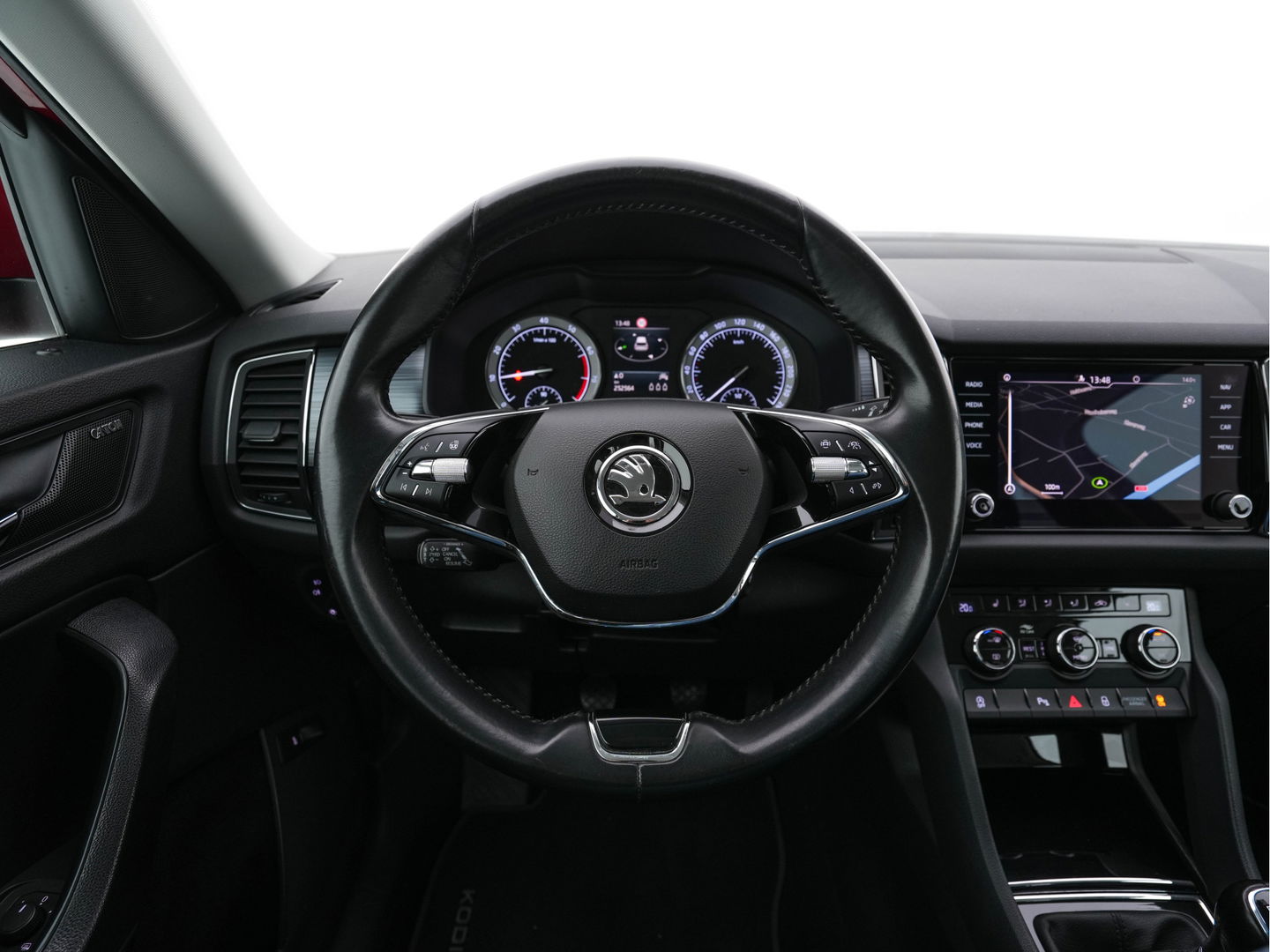 Škoda Kodiaq 1.5 TSI Business Edition (INCL-BTW) *ADAPTIVE-CRUISE | LEATHER-FABRIC | FULL-LED | CANTON-SOUND | HEATED-SPORTSEATS | KEYLESS | NAVI-FULLMAP | CAMERA | DAB+ | ECC | PDC | TOWBAR | 18''ALU*