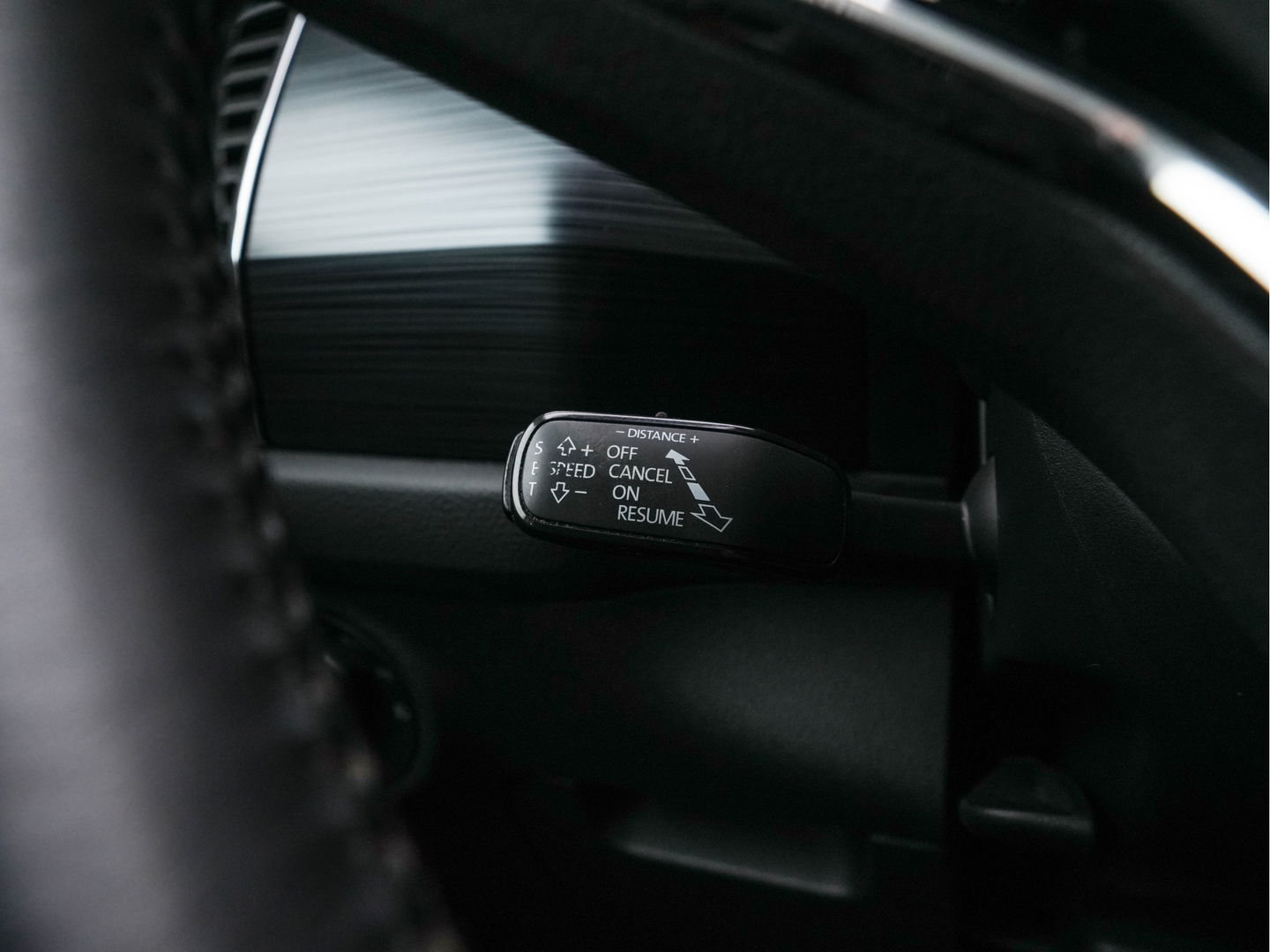 Škoda Kodiaq 1.5 TSI Business Edition (INCL-BTW) *ADAPTIVE-CRUISE | LEATHER-FABRIC | FULL-LED | CANTON-SOUND | HEATED-SPORTSEATS | KEYLESS | NAVI-FULLMAP | CAMERA | DAB+ | ECC | PDC | TOWBAR | 18''ALU*