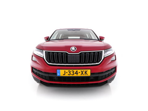 Škoda Kodiaq 1.5 TSI Business Edition (INCL-BTW) *ADAPTIVE-CRUISE | LEATHER-FABRIC | FULL-LED | CANTON-SOUND | HEATED-SPORTSEATS | KEYLESS | NAVI-FULLMAP | CAMERA | DAB+ | ECC | PDC | TOWBAR | 18''ALU*