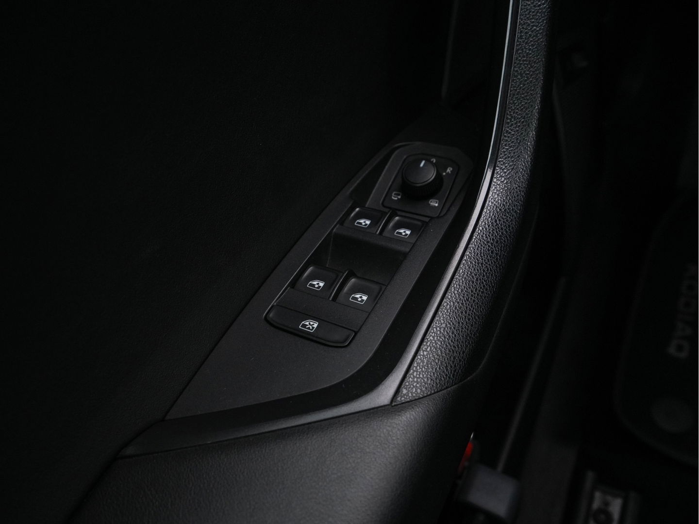 Škoda Kodiaq 1.5 TSI Business Edition (INCL-BTW) *ADAPTIVE-CRUISE | LEATHER-FABRIC | FULL-LED | CANTON-SOUND | HEATED-SPORTSEATS | KEYLESS | NAVI-FULLMAP | CAMERA | DAB+ | ECC | PDC | TOWBAR | 18''ALU*