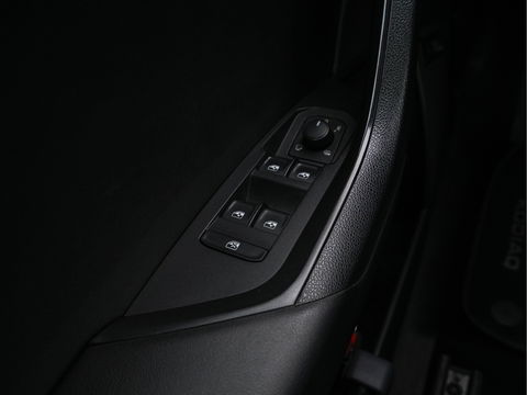 Škoda Kodiaq 1.5 TSI Business Edition (INCL-BTW) *ADAPTIVE-CRUISE | LEATHER-FABRIC | FULL-LED | CANTON-SOUND | HEATED-SPORTSEATS | KEYLESS | NAVI-FULLMAP | CAMERA | DAB+ | ECC | PDC | TOWBAR | 18''ALU*