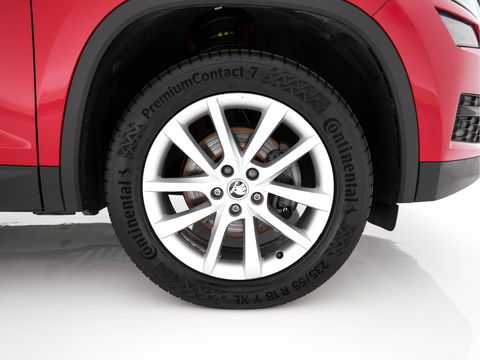 Škoda Kodiaq 1.5 TSI Business Edition (INCL-BTW) *ADAPTIVE-CRUISE | LEATHER-FABRIC | FULL-LED | CANTON-SOUND | HEATED-SPORTSEATS | KEYLESS | NAVI-FULLMAP | CAMERA | DAB+ | ECC | PDC | TOWBAR | 18''ALU*