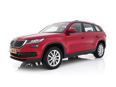 Škoda Kodiaq 1.5 TSI Business Edition (INCL-BTW) *ADAPTIVE-CRUISE | LEATHER-FABRIC | FULL-LED | CANTON-SOUND | HEATED-SPORTSEATS | KEYLESS | NAVI-FULLMAP | CAMERA | DAB+ | ECC | PDC | TOWBAR | 18''ALU*