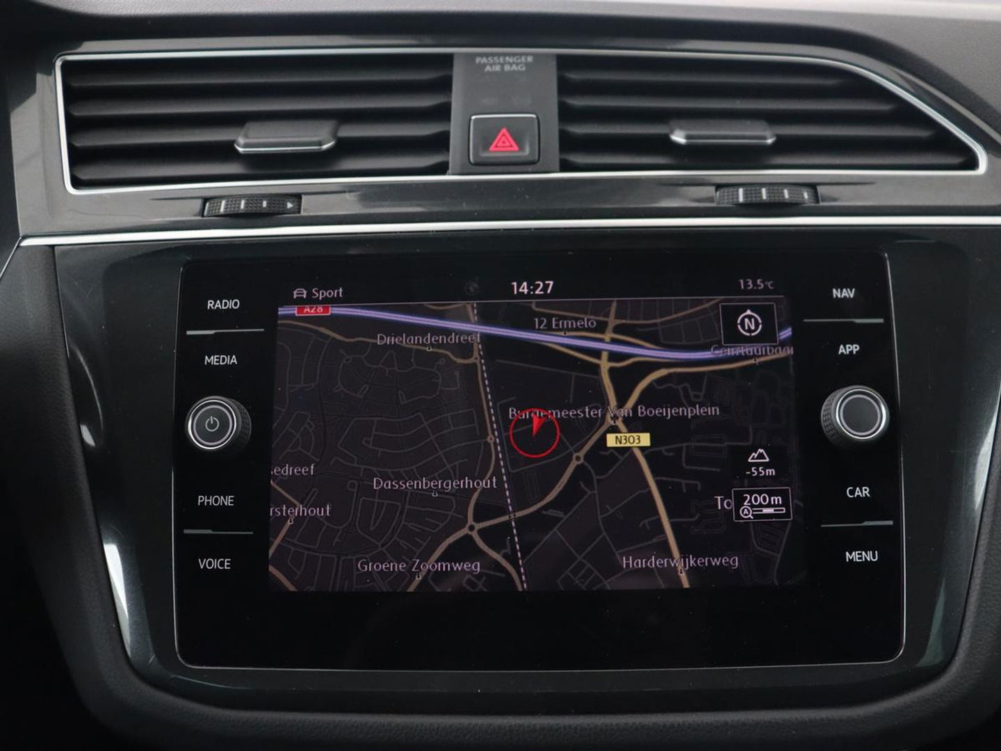 Volkswagen Tiguan 1.4 TSI R Line | Stoelverwarming | Trekhaak | Carplay | Navigatie | Virtual Cockpit | Adaptive cruise | 19'' | Parkeerhulp | Bluetooth | Adaptief LED