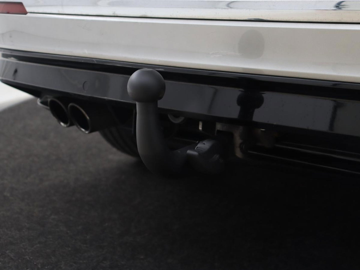 Volkswagen Tiguan 1.4 TSI R Line | Stoelverwarming | Trekhaak | Carplay | Navigatie | Virtual Cockpit | Adaptive cruise | 19'' | Parkeerhulp | Bluetooth | Adaptief LED