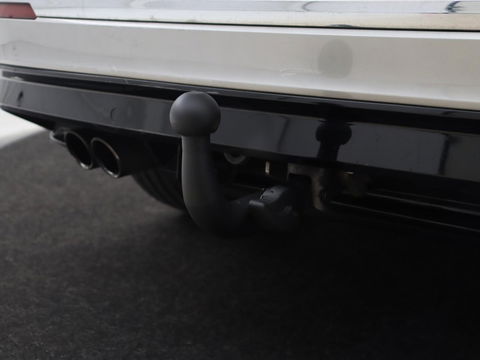 Volkswagen Tiguan 1.4 TSI R Line | Stoelverwarming | Trekhaak | Carplay | Navigatie | Virtual Cockpit | Adaptive cruise | 19'' | Parkeerhulp | Bluetooth | Adaptief LED