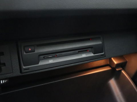 Volkswagen Tiguan 1.4 TSI R Line | Stoelverwarming | Trekhaak | Carplay | Navigatie | Virtual Cockpit | Adaptive cruise | 19'' | Parkeerhulp | Bluetooth | Adaptief LED