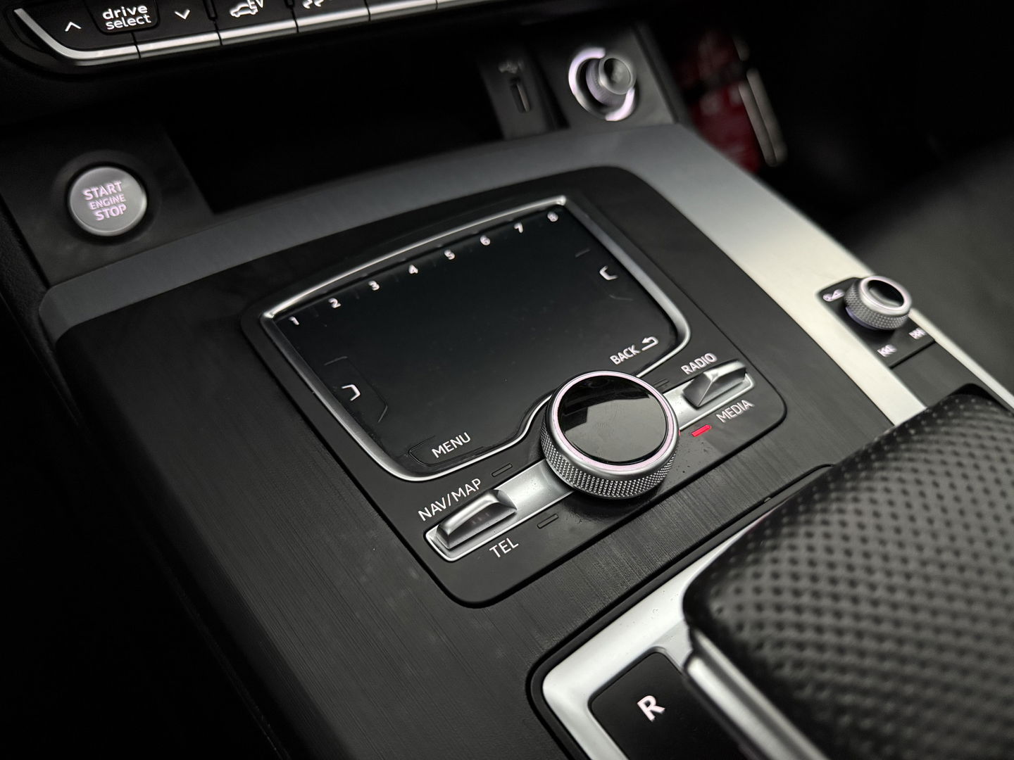 Audi Q5 55 TFSI e Quattro S-line | Pano | LED-Matrix | Virtual | Carplay | Trekh. | Luchtvering | Keyless | Stoelverw. | Schakelflippers