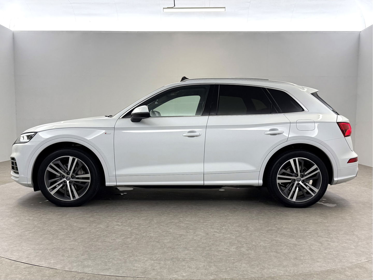 Audi Q5 55 TFSI e Quattro S-line | Pano | LED-Matrix | Virtual | Carplay | Trekh. | Luchtvering | Keyless | Stoelverw. | Schakelflippers