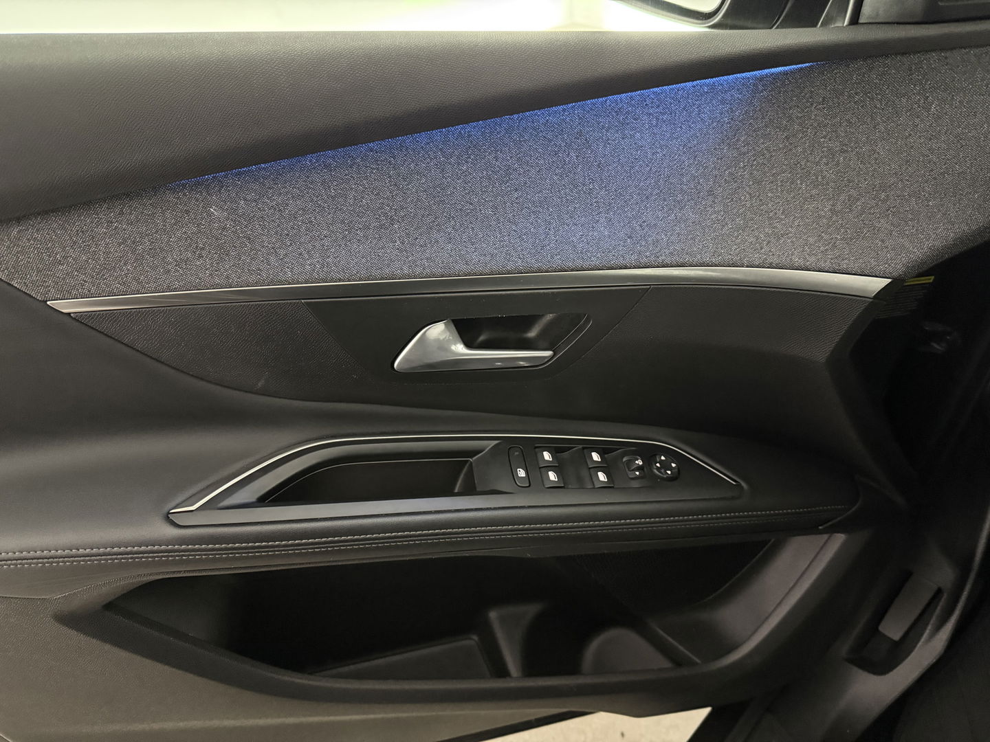 Peugeot 5008 1.2 PureTech 7p. | 360° Camera | Virtual | Sfeer | Trekh. | Carplay | Cruise | Navi | NAP