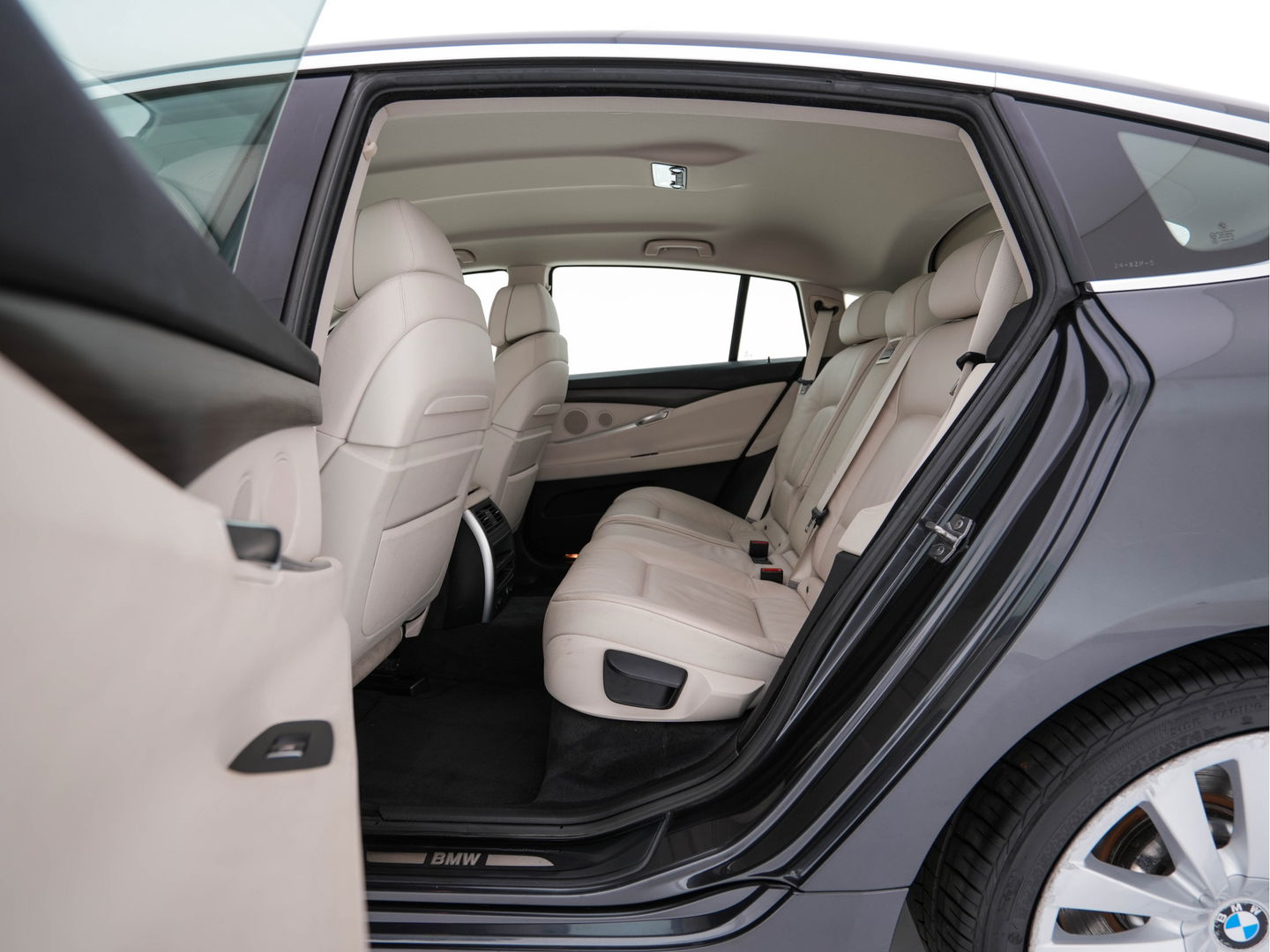 BMW 5 Serie Gran Turismo 520d High Executive Aut. *HEAD-UP | ADAPTIVE-CRUISE | LUXURY-LEATHER | XENON | MEMORY-PACK | TOP-VIEW | HIFI-SOUND | NAVI-FULLMAP | ECC | PDC*