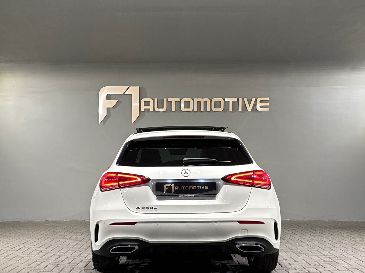 Mercedes-Benz A-Klasse 250 e AMG Pano|Memory|Burmester|360Cam