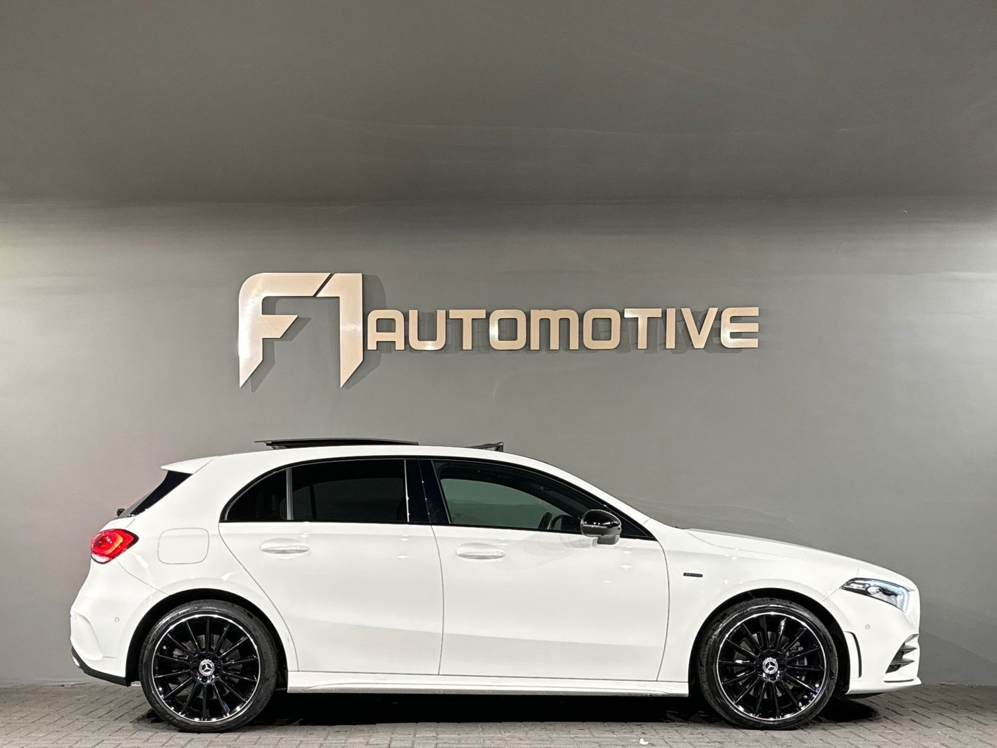 Mercedes-Benz A-Klasse 250 e AMG Pano|Memory|Burmester|360Cam