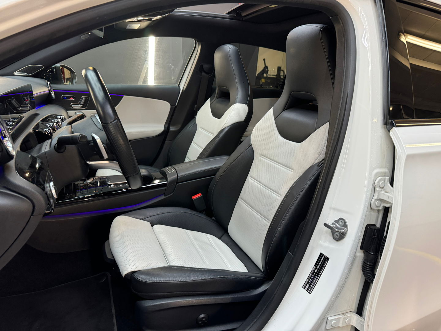 Mercedes-Benz A-Klasse 250 e AMG Pano|Memory|Burmester|360Cam