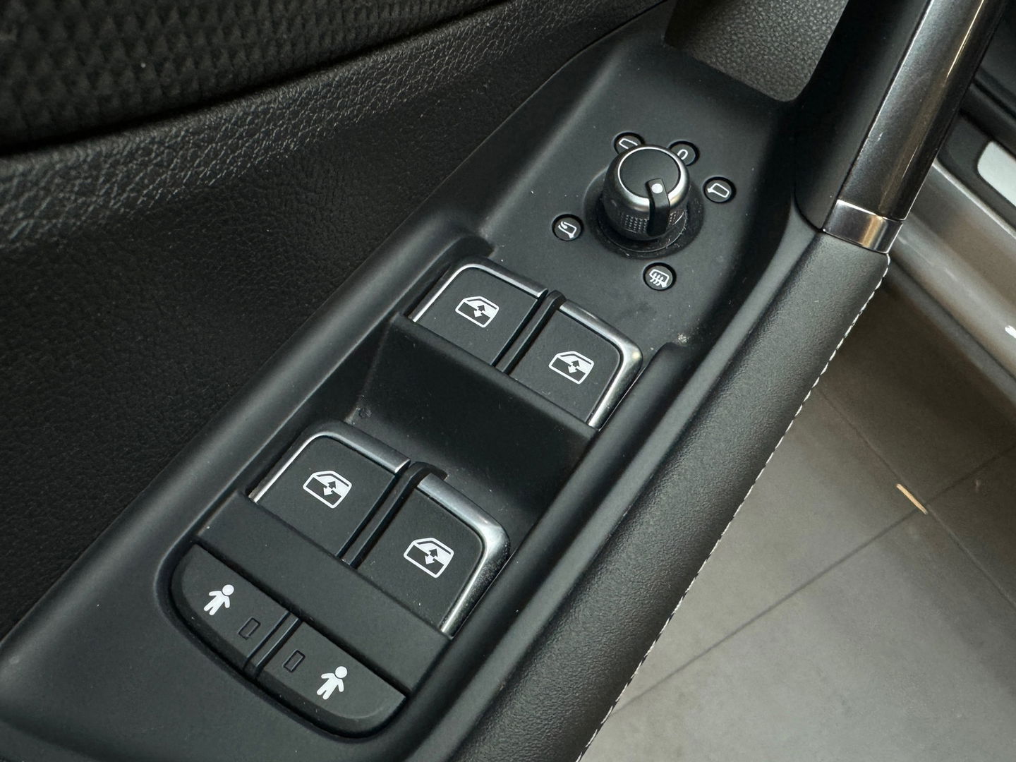 Audi Q2 SQ2 2.0 TFSI quattro Pano|Sonos|Keyless|Sfeer|Leer