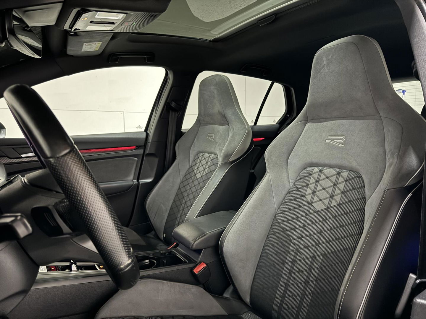 Volkswagen Golf 1.5 eTSI R-Line Pano Harman/Kardon Carplay Sfeer