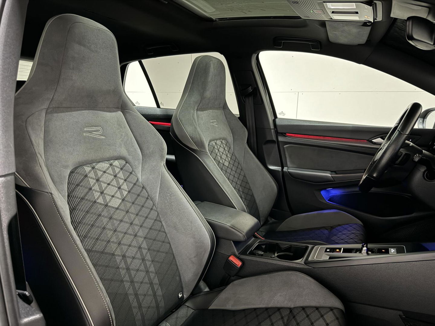 Volkswagen Golf 1.5 eTSI R-Line Pano Harman/Kardon Carplay Sfeer