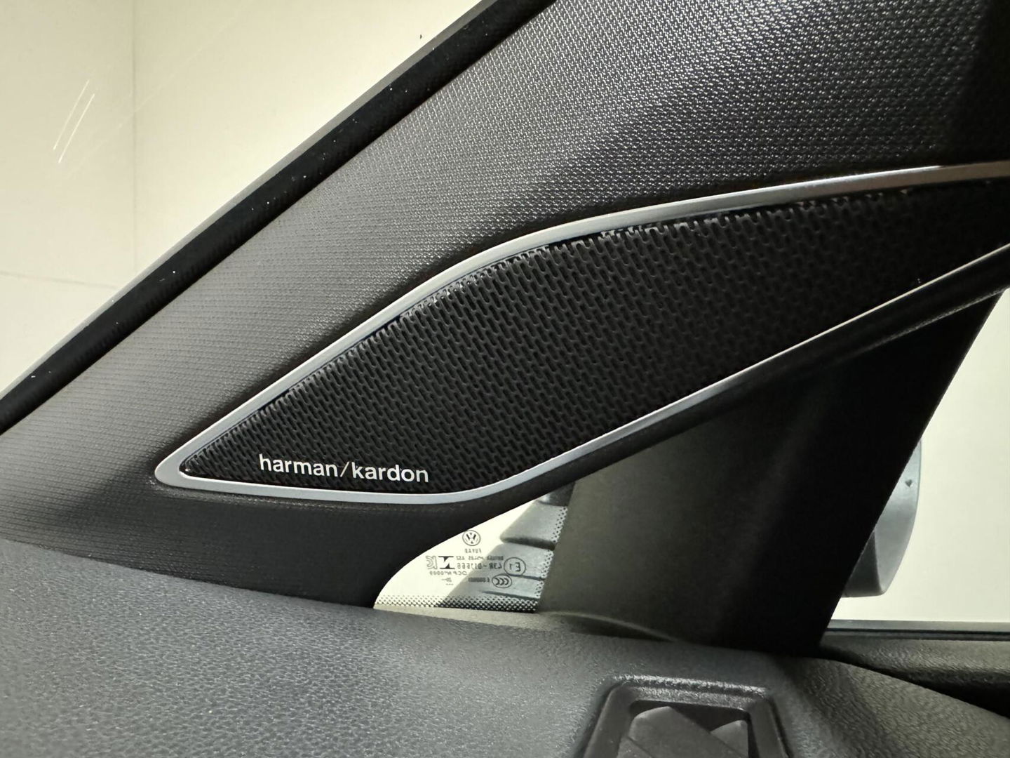 Volkswagen Golf 1.5 eTSI R-Line Pano Harman/Kardon Carplay Sfeer