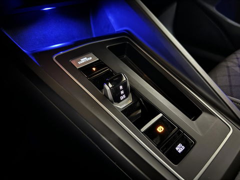 Volkswagen Golf 1.5 eTSI R-Line Pano Harman/Kardon Carplay Sfeer